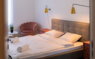 Apartament 3 camere, ultracentral, Oradea. 250 000 E + TVA. Comision 0 - Poză 18