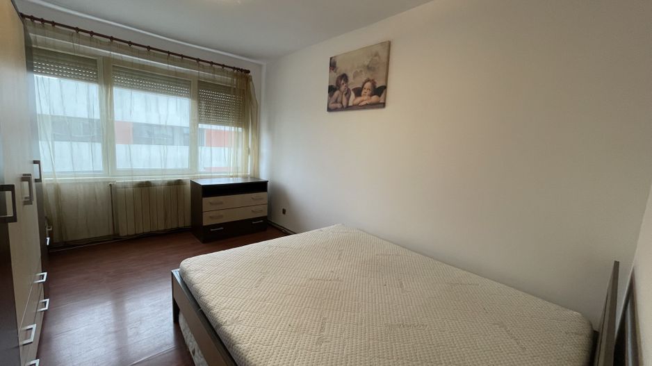 Apartament 3 camere, zona foarte buna. - Poză 3