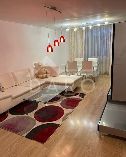 Apartament 3 camere de vânzare - Poză 1