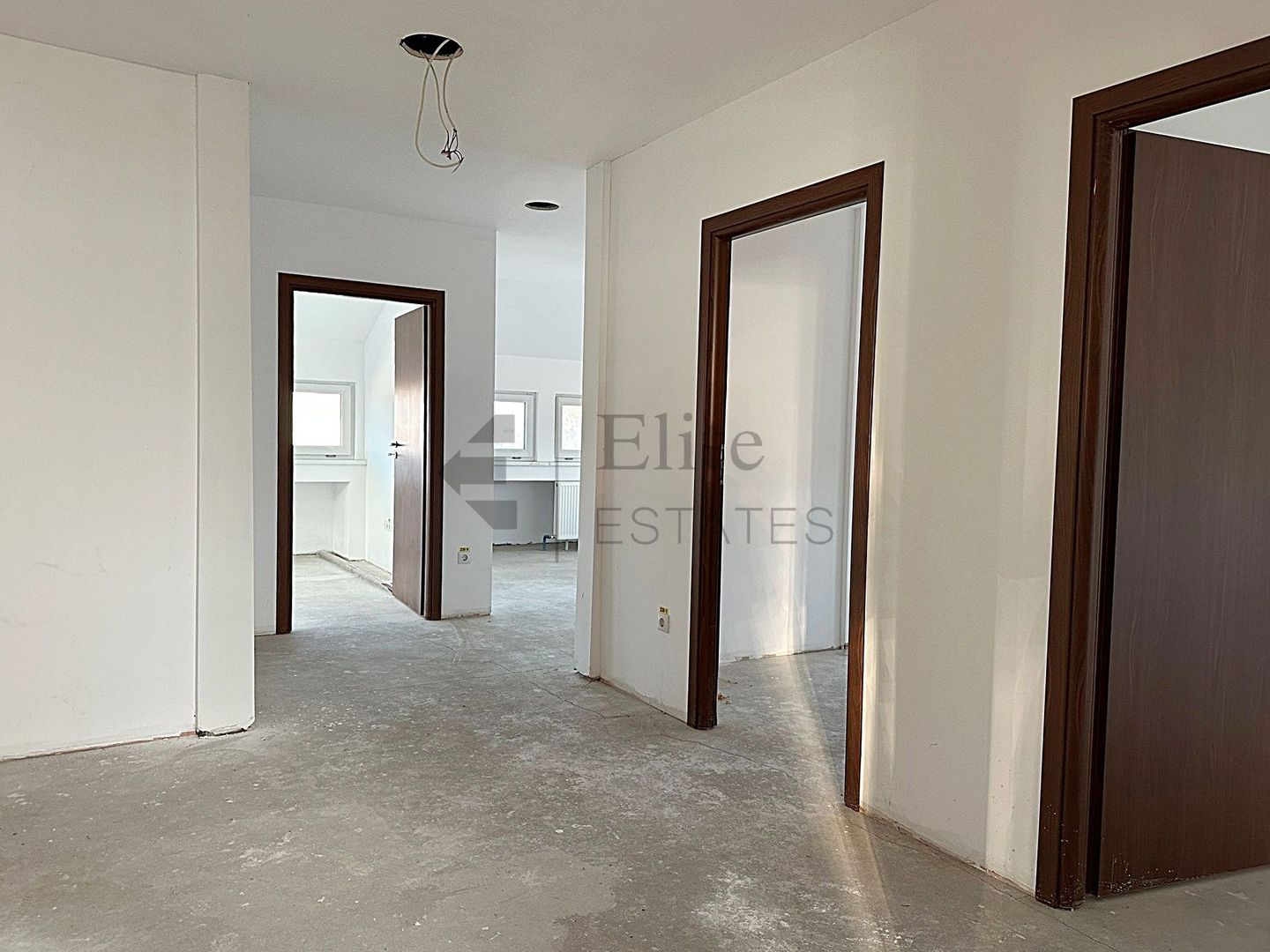 Birou cu 3 camere  de inchiriat ultracentral in Oradea - Poză 1