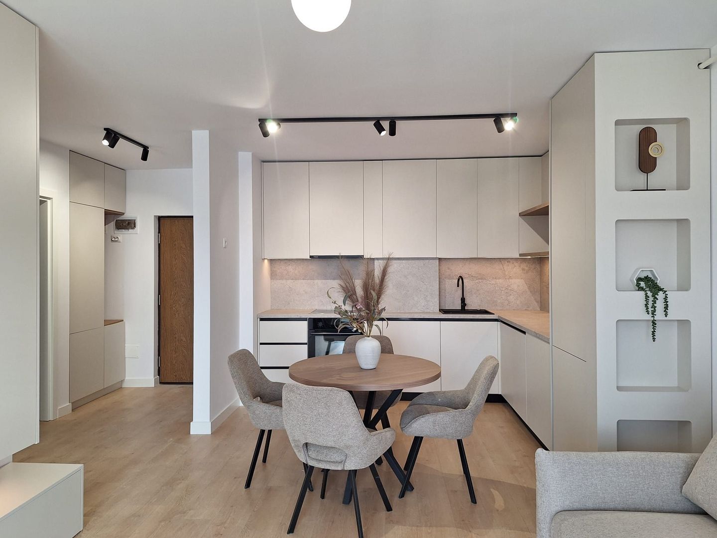 Apartament modern I 2 camere I Ansamblul Eroilor I Floresti - Poză 1