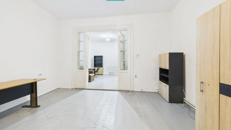 Casă 2 camere + anexe, teren 234 mp. - Poză 2