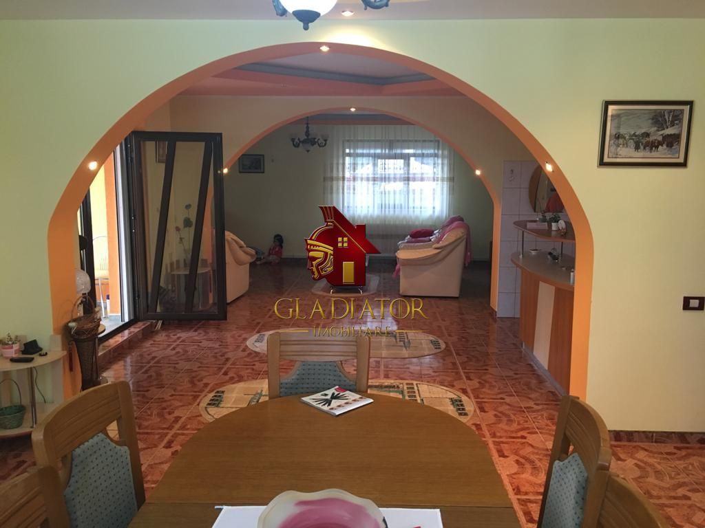 Vila impresionanta in Bucium - Visani - Str. Regina Maria - 2000 mp - Poză 4