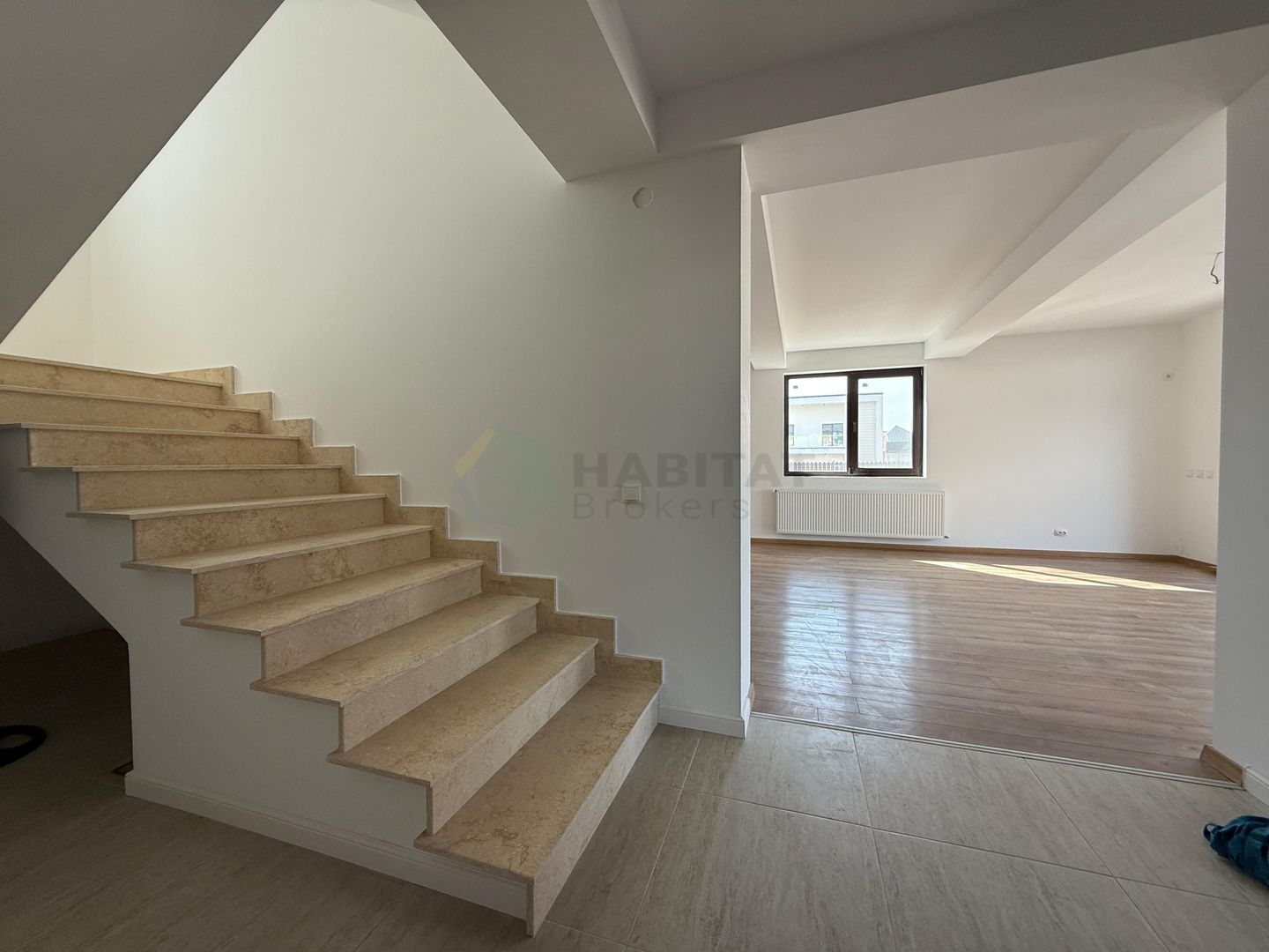 Casă modernă 2025 | Tunari – spațiu generos și localizare excelentă - Poză 8