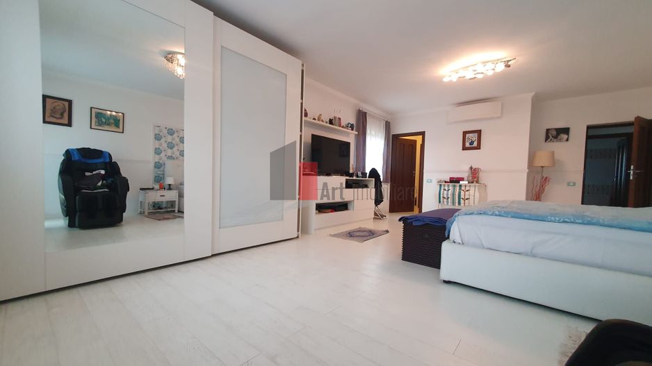 Vila superba Tunari cu piscina - Poză 20