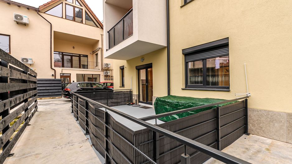 Apartament ultracentral cu loc de parcare, 2 camere cu terasa proprie - Poză 6