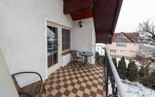 Pensiune de vânzare în Râșnov | 14 camere | 427 mp - Poză 32