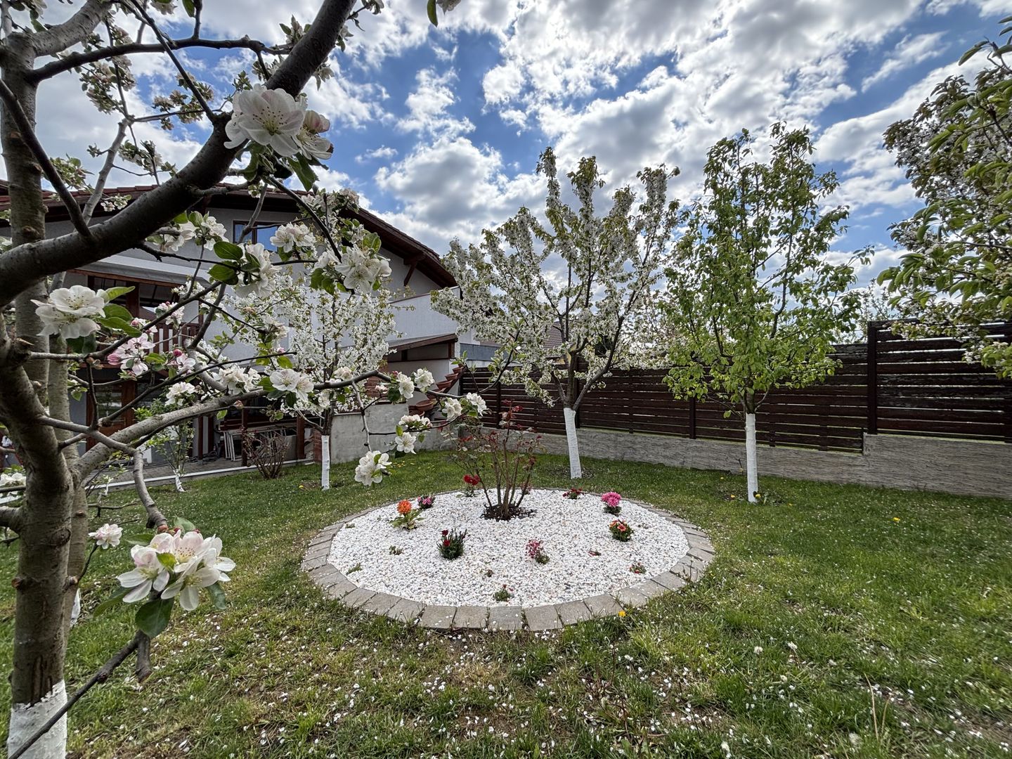 Casa 5 camere pretabila pentru locuit si sediu firma - C. Arhitectilor - Poză 2