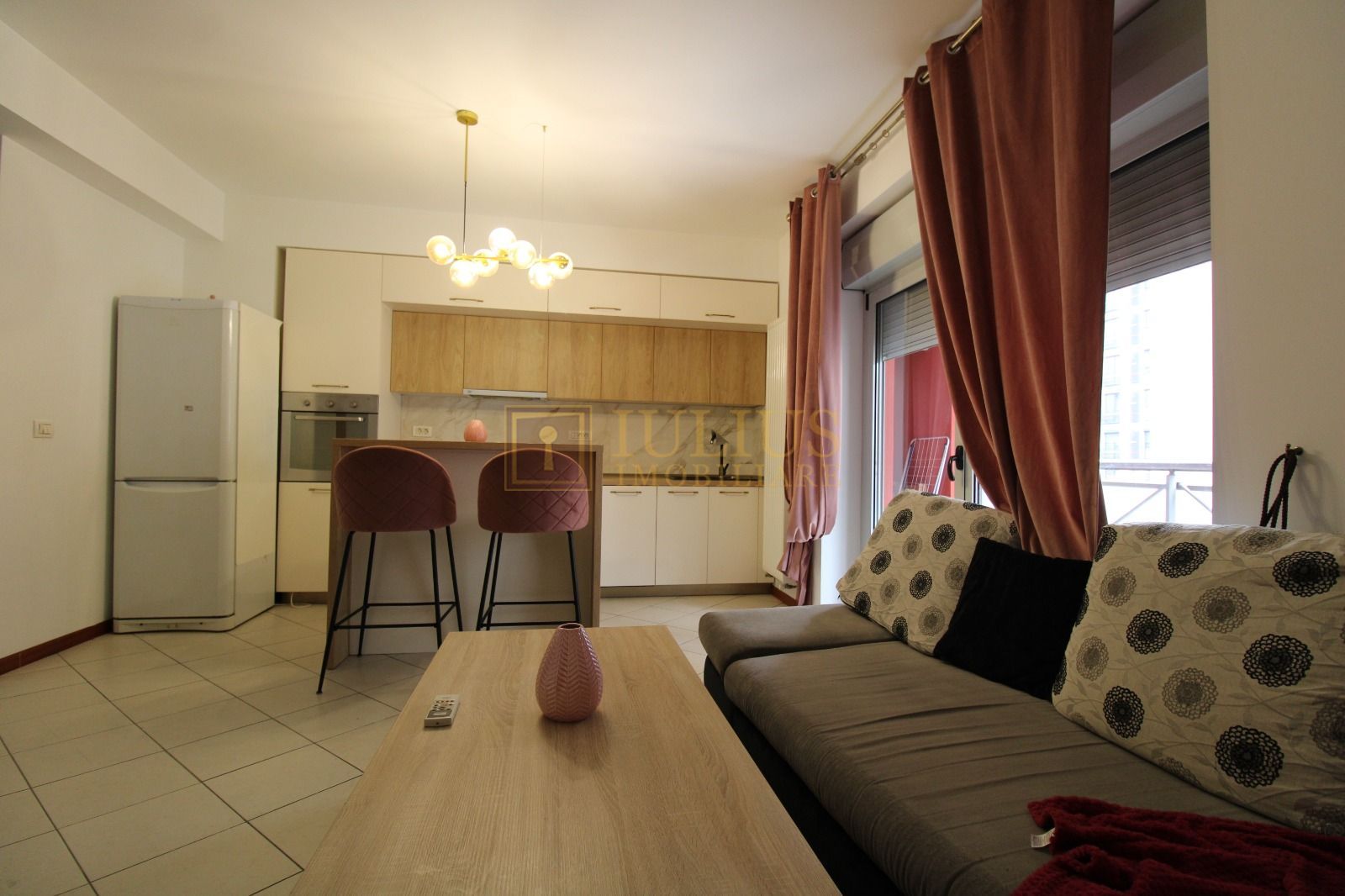 2 camere, terasă 14 mp, mobilat și utilat, lift – Complex Ring, Torontalului - Poză 3