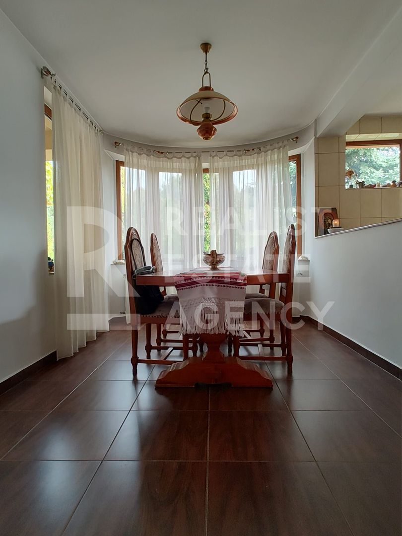 Vilă individuală 430 mp utili, teren 2.000 mp, panouri solare - Poză 13