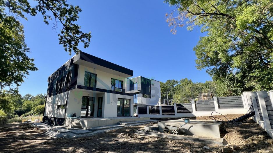 Vile Premium Copou/Sararie – 6 camere, 4 băi, 194 mp utili - Poză 1