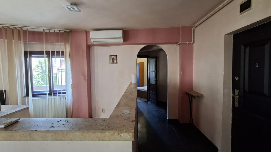 Apartament cu 3 camere - zona semicentrala - Poză 5