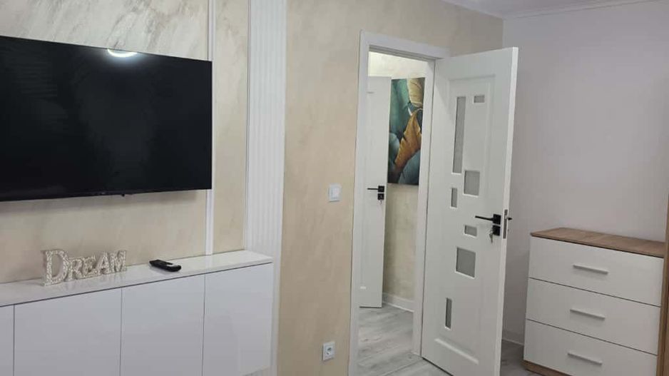 Sagului-Dambovita | 3 Camere | Decomandat | Amenajat Modern | Etaj Intermediar. - Poză 5