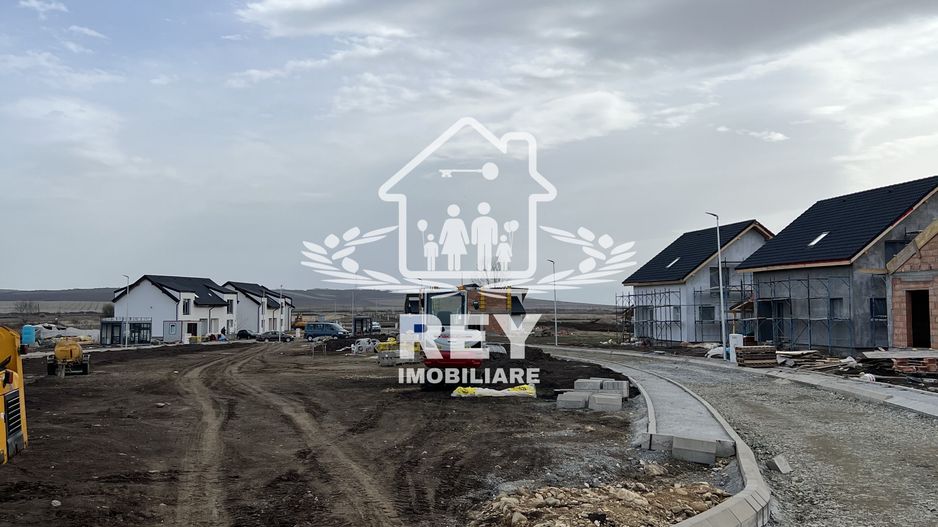 Teren cu PUZ, utilități și autorizație de construire/casă unifamilială - Poză 12