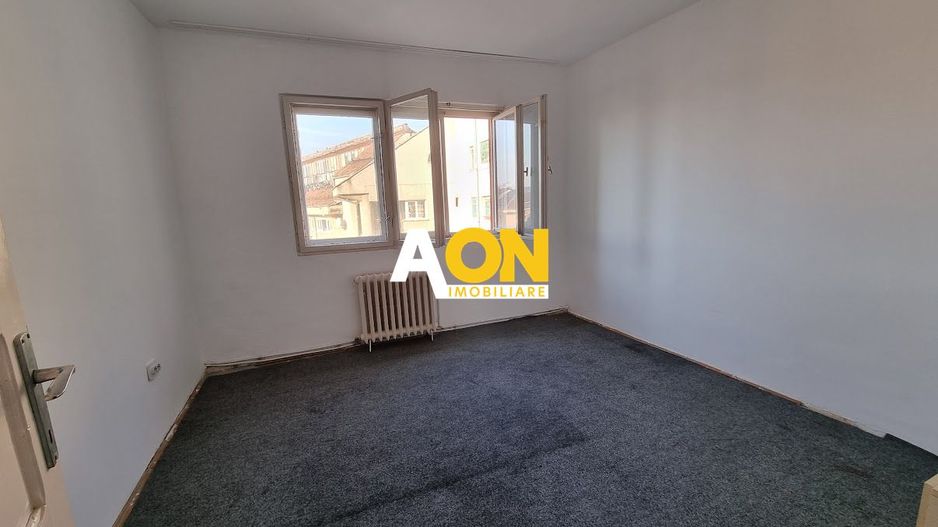 Apartament 3 Camere Decomandat, Bloc cu Lift, Zona Centru - Poză 3