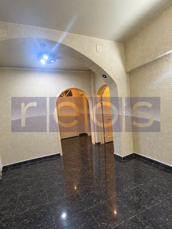 VANZARE 3 CAMERE DECOMANDAT - TIMPURI NOI - Poză 4