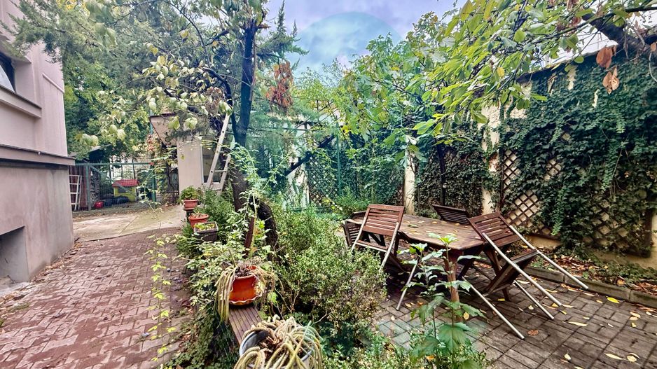 Proprietate cu farmec Art Deco în Cartierul Evreiesc cu multa verdeata - Poză 15