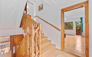 Vilă cu 6 dormitoare, 2 garaje, anexe multiple - 2076 mp teren - Poză 15