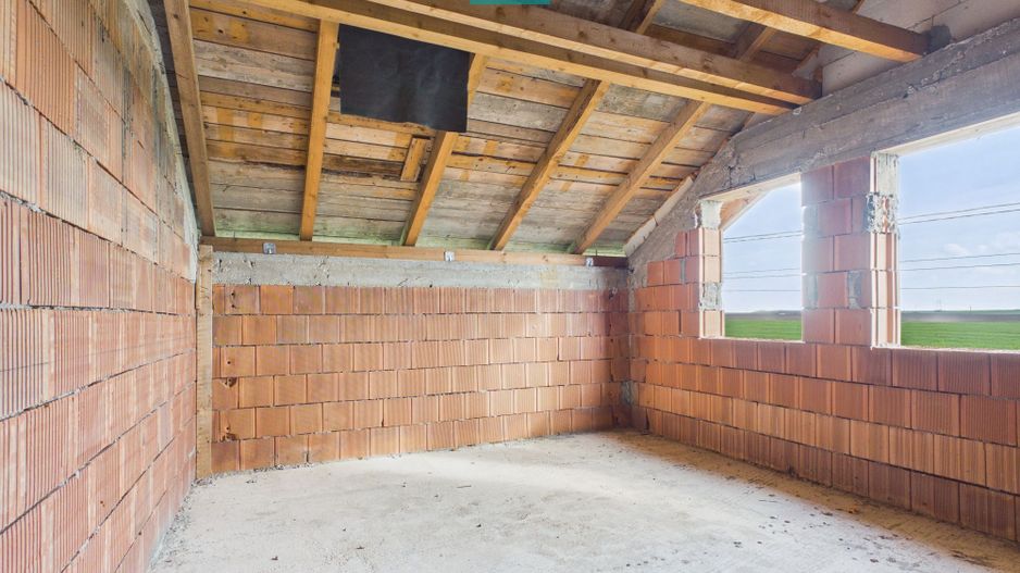 Casă la roșu cu  6 camere,  teren 500 mp în Aluniș - Poză 14