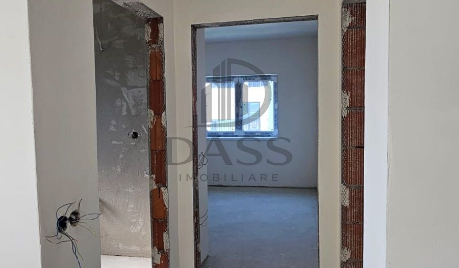 Apartament 3 camere 2 bai camara pe balcon si loc parcare Selimbar - Poză 4