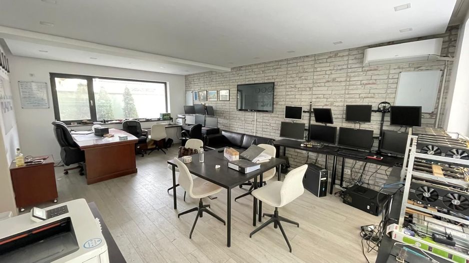 VILA DE INCHIRIAT PARCARE   BIROURI ZONA  PIPERA - Poză 2