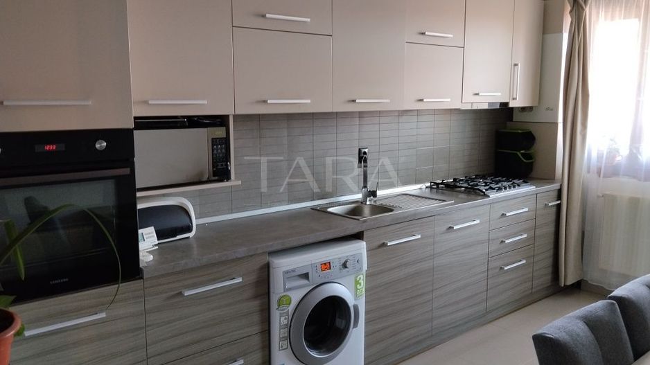 Apartament 2 camere, balcon generos, parcare.  Zona Terra Residence. - Poză 1