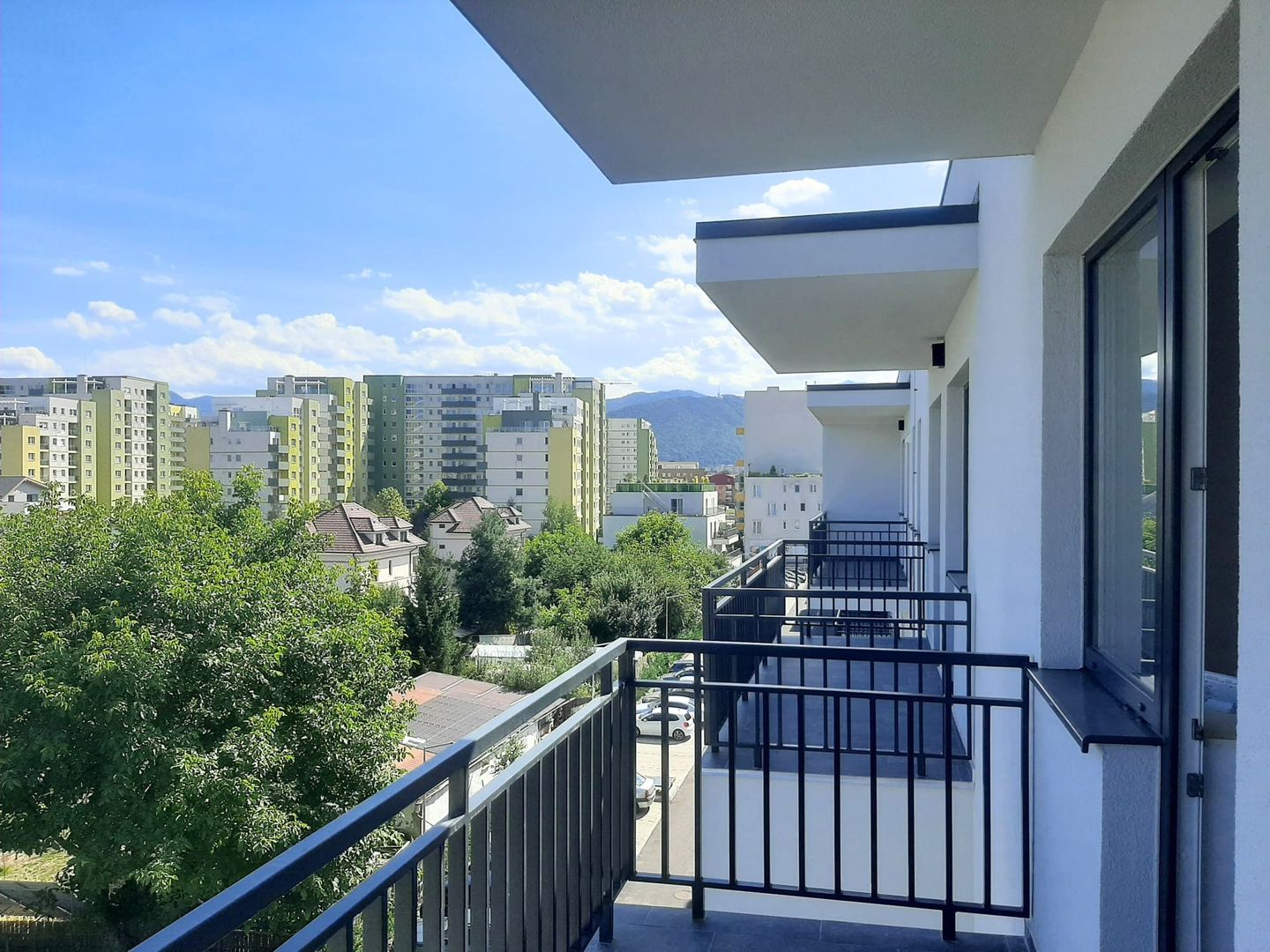 Un Apartament Pentru O Viață Bună  Coresi  2025 - Poză 12