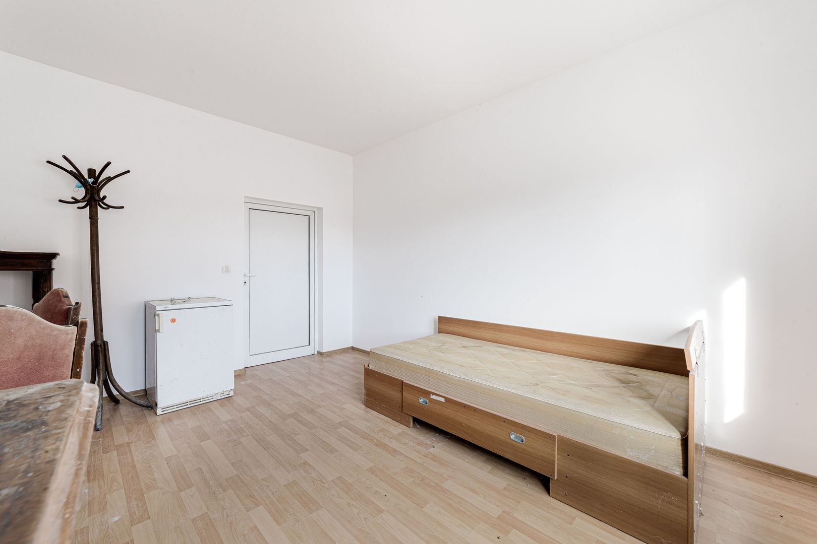 Casă spațioasă, cu 4 dormitoare în Șofronea. - Poză 7