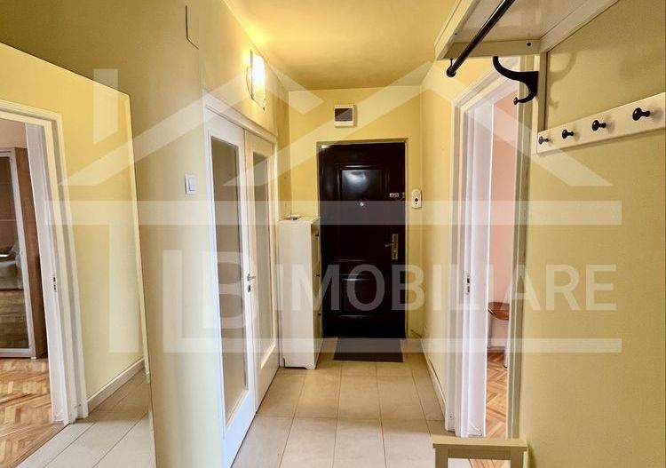 Apartament cu 3 camere, 70 mp, decomandat, Zona Fortuna - Poză 6