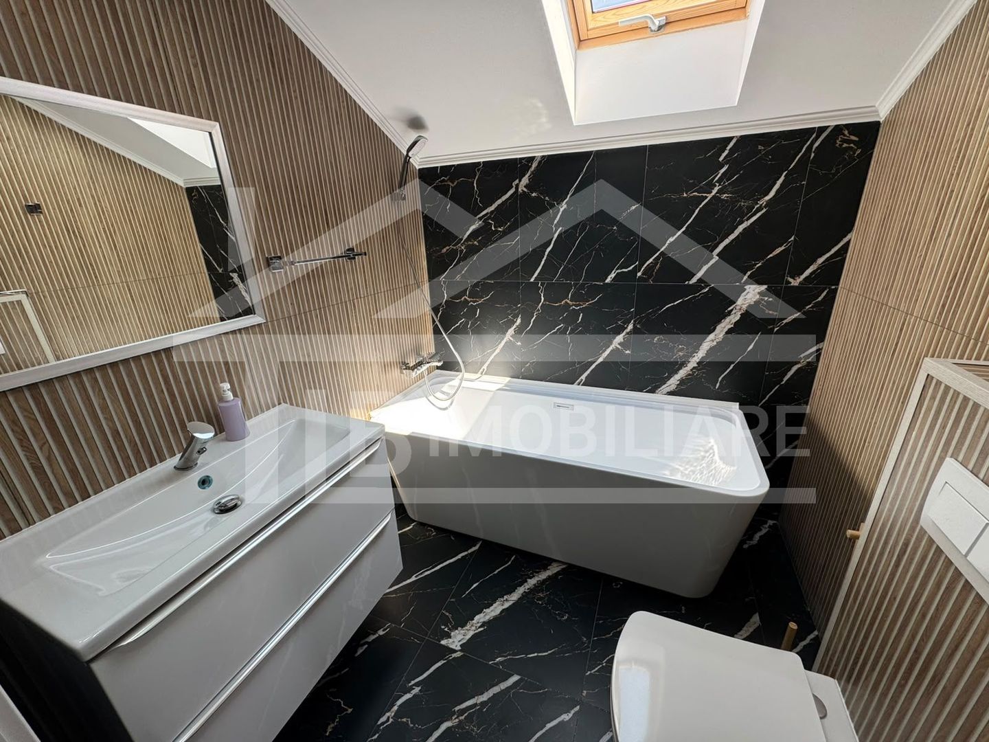 Casa cu 4 camere, 110mp, Zona Unirii - Poză 14