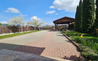 Casa de inchiriat 6 parcari - Poză 1