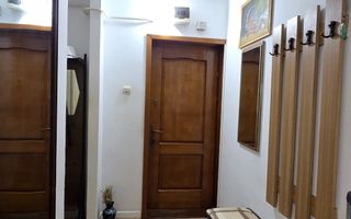 Apartament cu 3 camere, etaj 3, mobilat și utilat, zona DONICI; - Poză 3