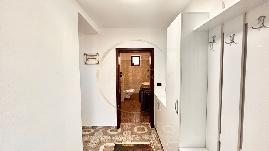 1/2 Duplex - Giroc - zona Planetelor - 4 camere | Poarta electrica - Poză 10