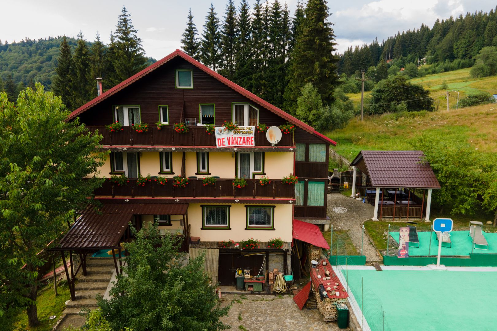 Proprietate in incantarea naturii, oportunitate investitie/rezidential, Predeal - Poză 1
