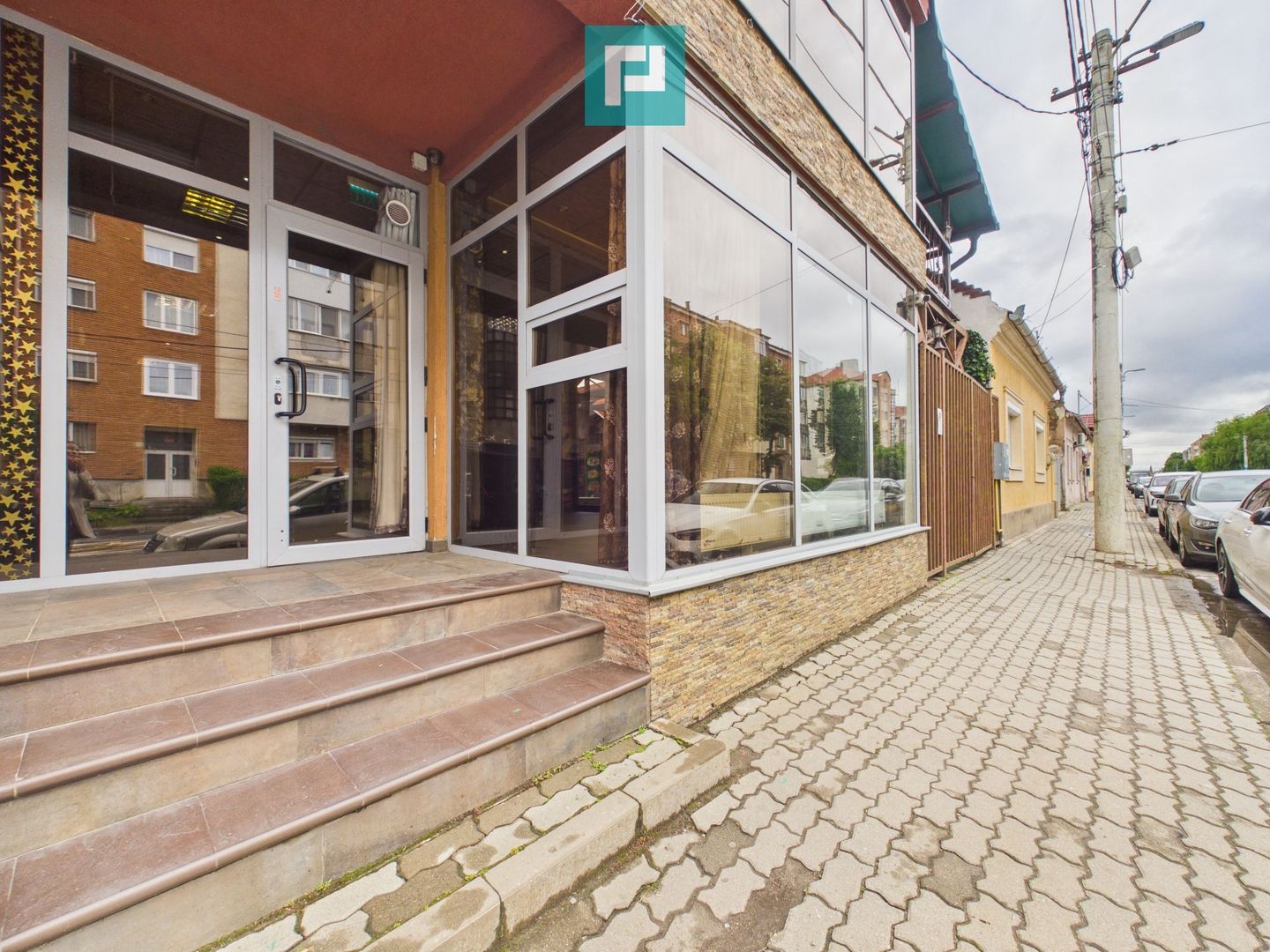 Clădire comercială P+1 de închiriat - Poză 1