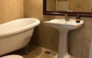 Apartament în vilă, zonă centrală, parcare - Poză 15