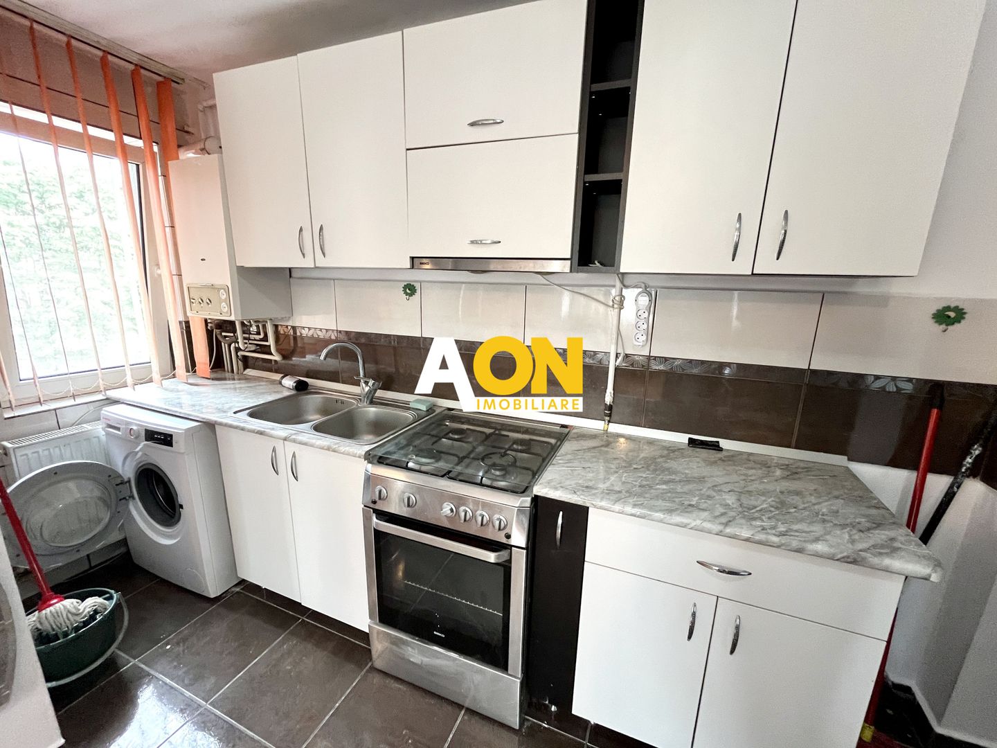 Apartament cu 2 Camere, Zona Cetate - Poză 3