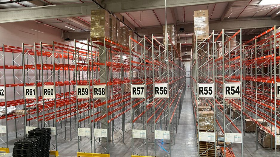 Spațiu cu rafturi pentru Logistică/Depozitare - Poză 8