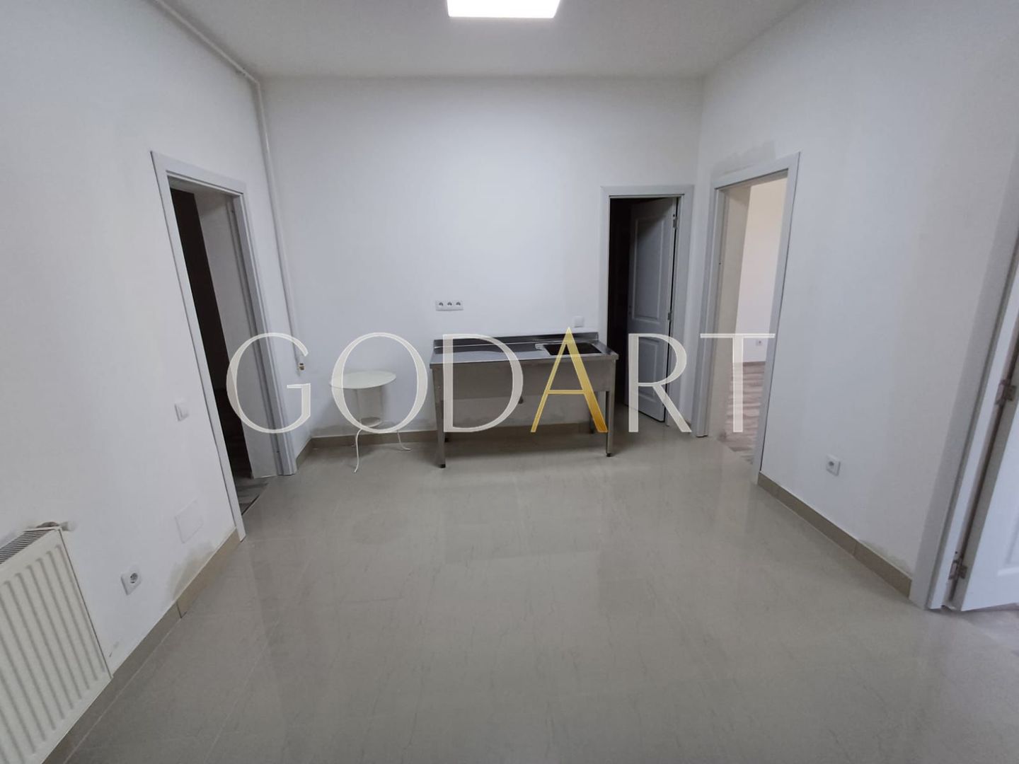 Casă renovată complet în 2023 | Zona centrala | 4 camere - Poză 2