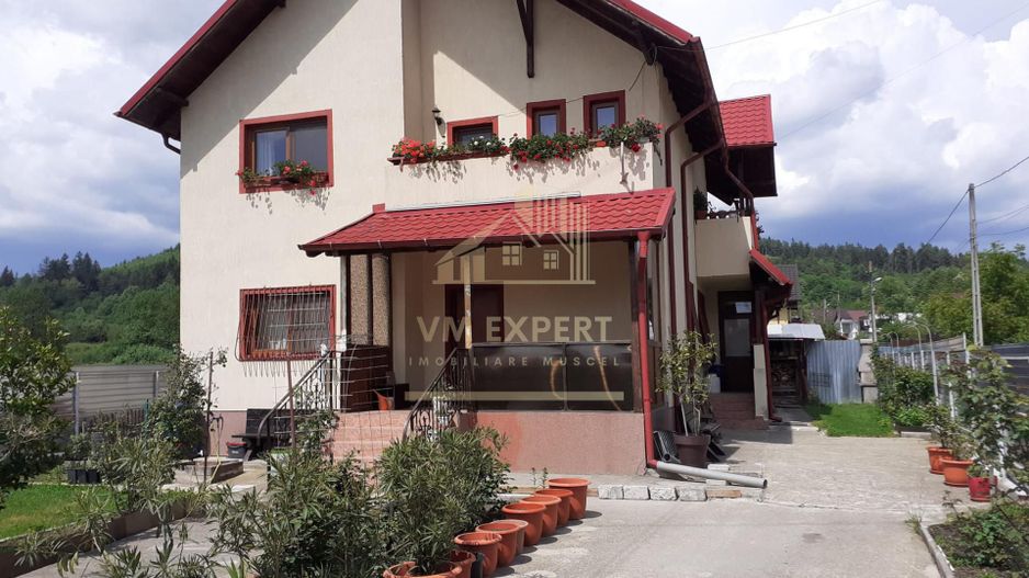 VILA 6 CAMERE, TEREN 690 MP, CAMPULUNG - Poză 1