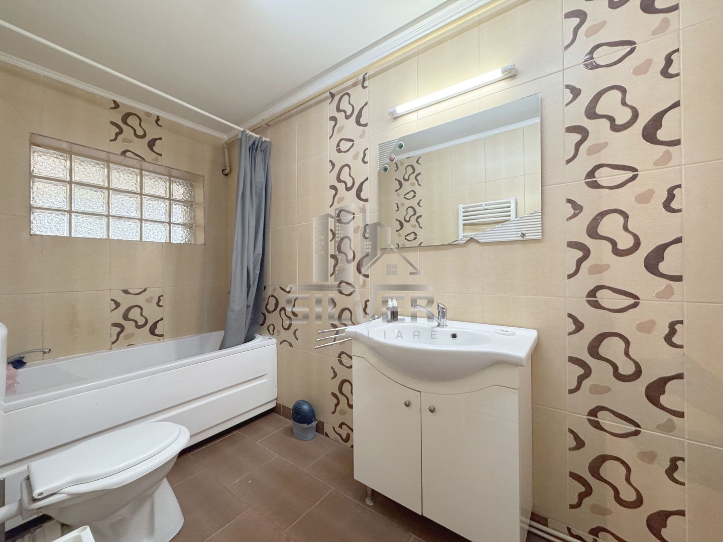 Casa cu curte comuna la 5 minute de Vivo! - Poză 5