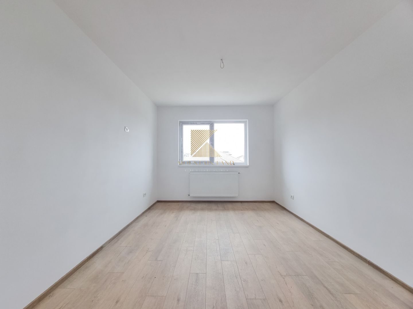 Casă însiruită cu 4 camere și curte proprie – Cartier Izvor, Str. Salc - Poză 17