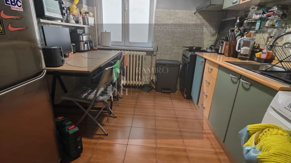 Apartament 3 camere decomandat An 1982 Anvelopat Etaj 1 Titan - Poză 7