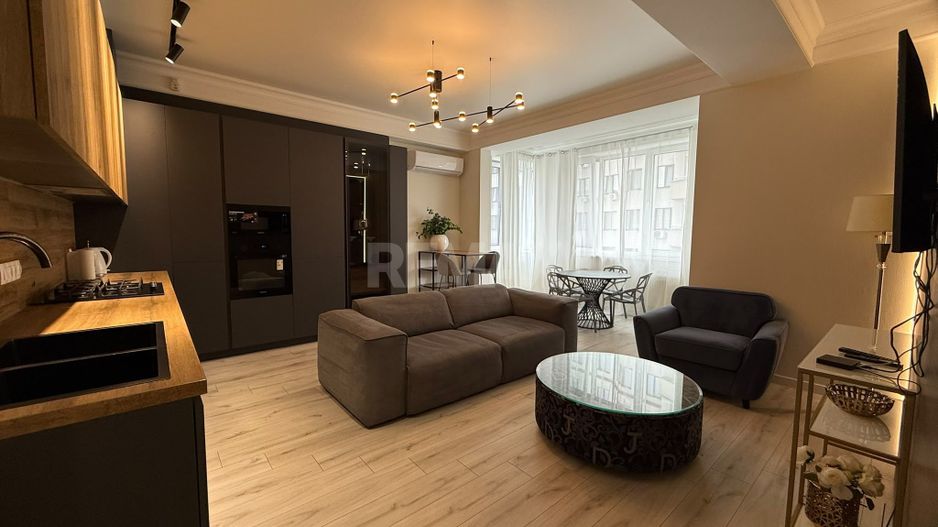Apartament cu 2 dormitoare si living chiar in centrul Chișinăului - Poză 1