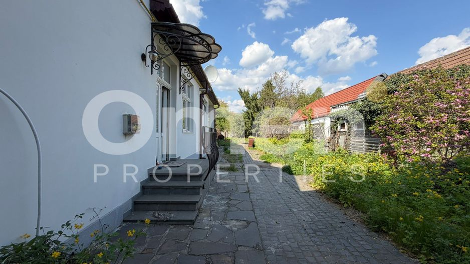Casa renovata cu curte pentru inchiriere, zona Centrul Vechi - Poză 14