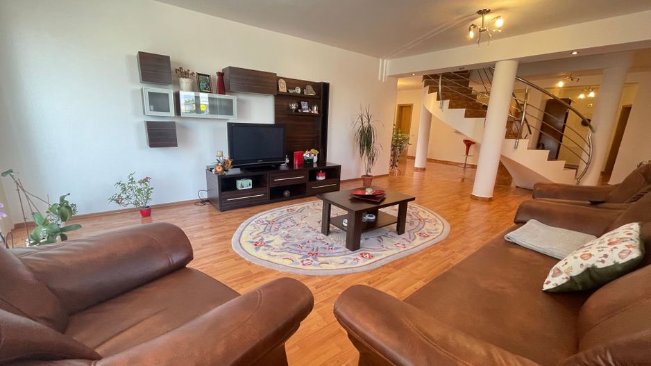 Casa individuala P+M,spatioasa in zona Mircea Cel Batran - Poză 2