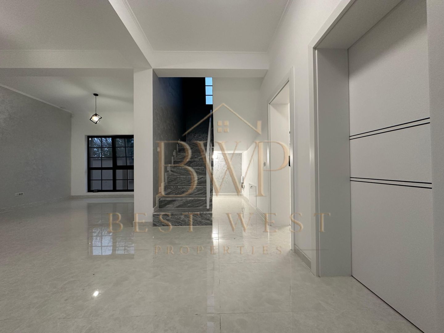 Duplex 1/2, 5 camere, drum propriu, Giroc COMISION 0% - Poză 1
