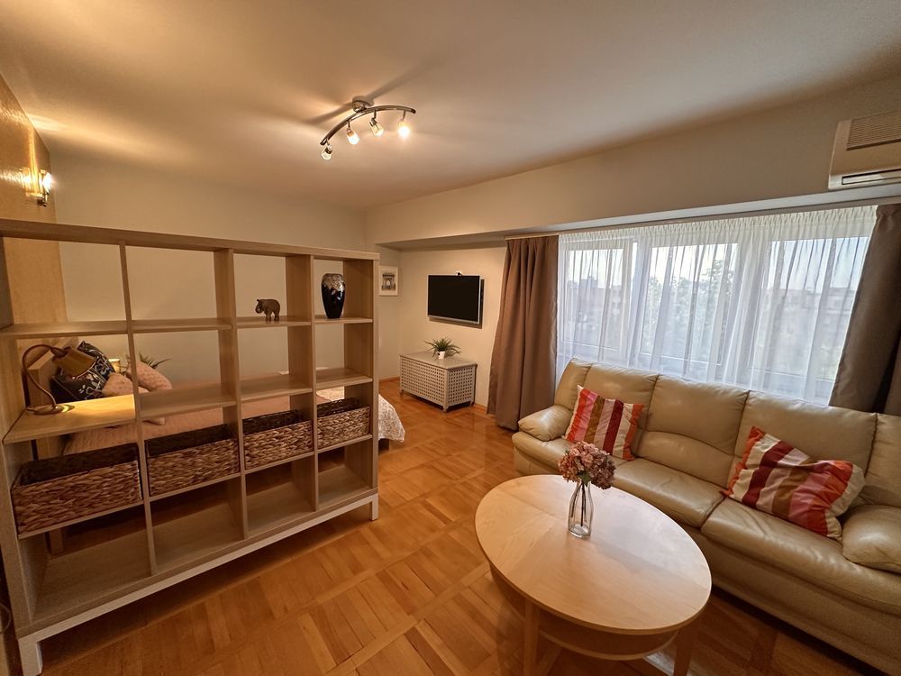 De Inchiriat Garsoniera Bd. Unirii -Traian, decomandata, renovata - Poză 1