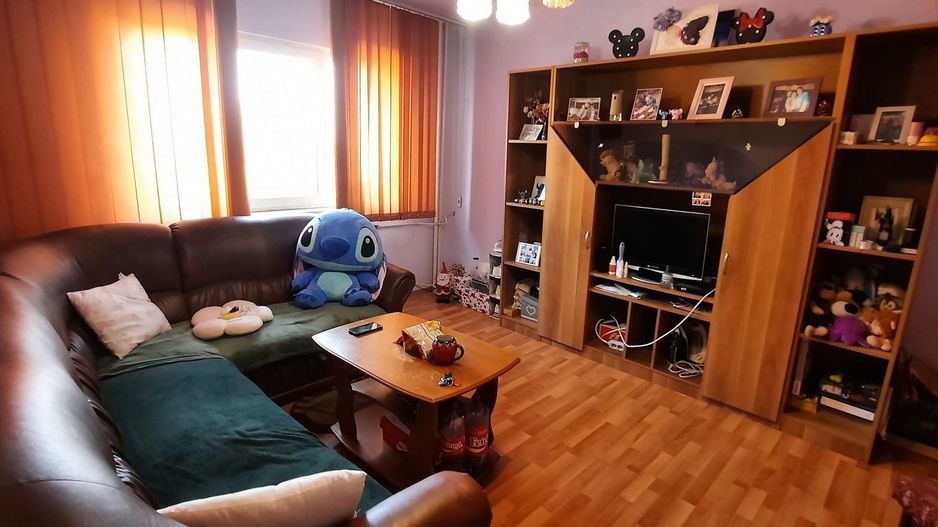 Sagului-Turist | 3 Camere | Decomandat | Etaj Intermediar. - Poză 1