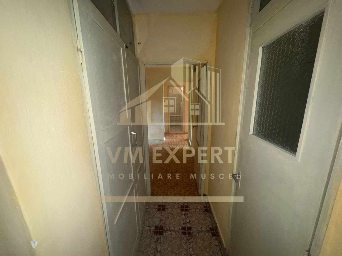 APARTAMENT 3 CAMERE ETAJ 2 GRUI  CAMPULUNG - Poză 10